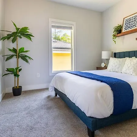 Home With Private Backyard 3 Mins To Downtown Raleigh! Exterior photo